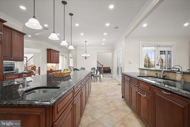 14242 MEADOW LAKE DR, Glenelg, MD 21737