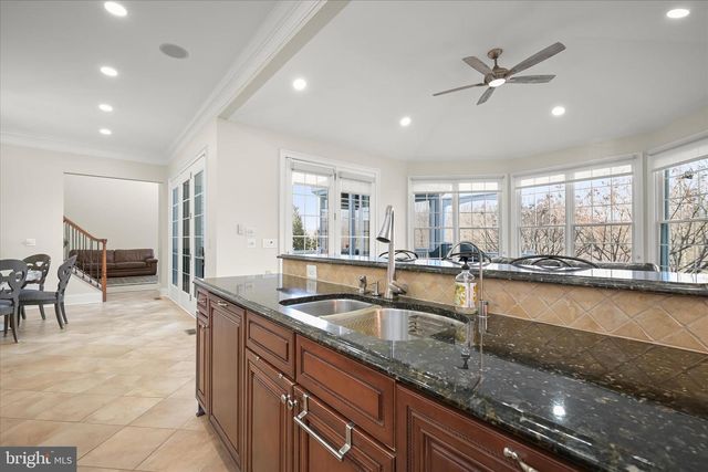 14242 MEADOW LAKE DR, Glenelg, MD 21737