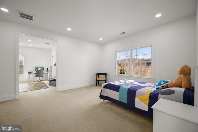 14242 MEADOW LAKE DR, Glenelg, MD 21737