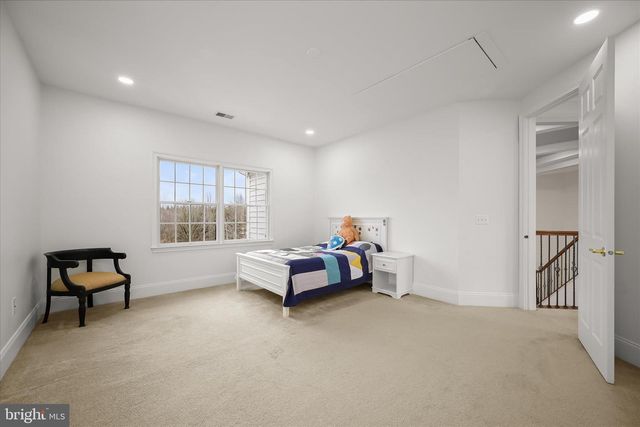 14242 MEADOW LAKE DR, Glenelg, MD 21737