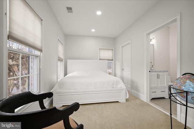 14242 MEADOW LAKE DR, Glenelg, MD 21737