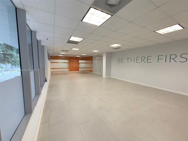 150 SE 2nd Ave 208, Miami, FL 33131