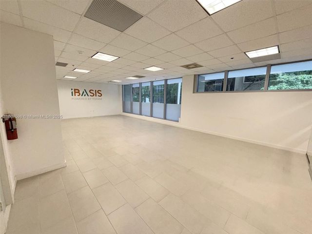 150 SE 2nd Ave 208, Miami, FL 33131