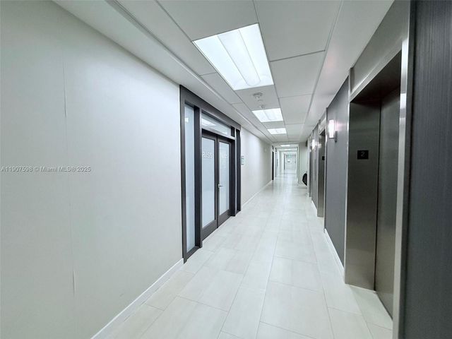 150 SE 2nd Ave 208, Miami, FL 33131