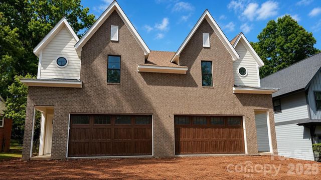 2621 Springway Drive, Charlotte, NC 28205