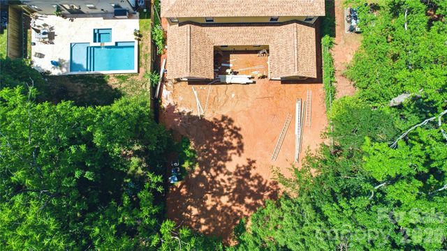 2621 Springway Drive, Charlotte, NC 28205