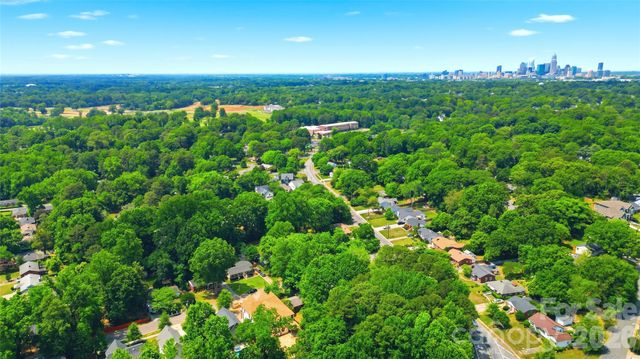 2621 Springway Drive, Charlotte, NC 28205