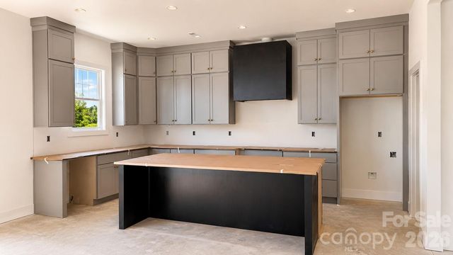 2621 Springway Drive, Charlotte, NC 28205