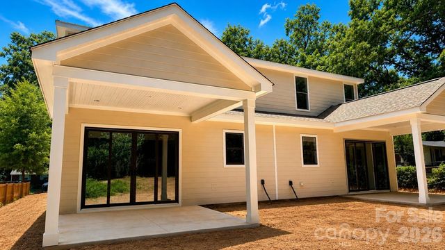 2621 Springway Drive, Charlotte, NC 28205