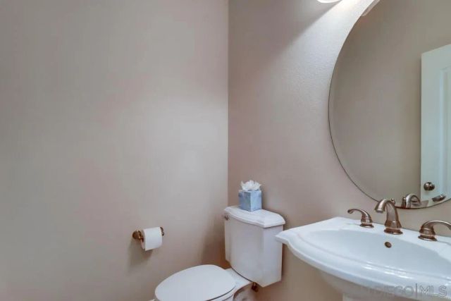 17020 New Rochelle Way, San Diego, CA 92127