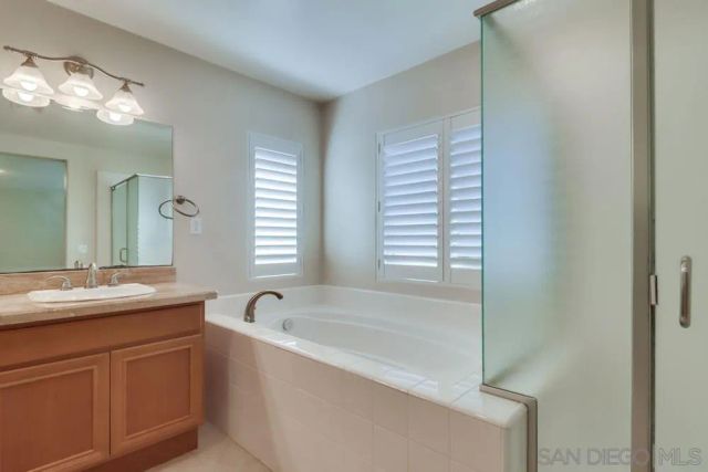17020 New Rochelle Way, San Diego, CA 92127