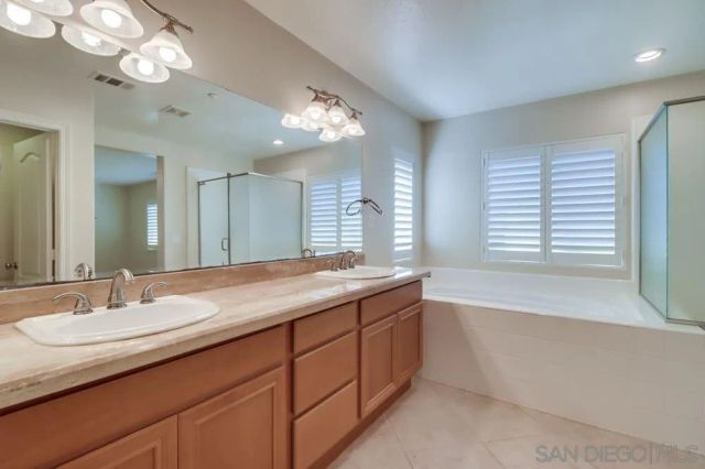 17020 New Rochelle Way, San Diego, CA 92127