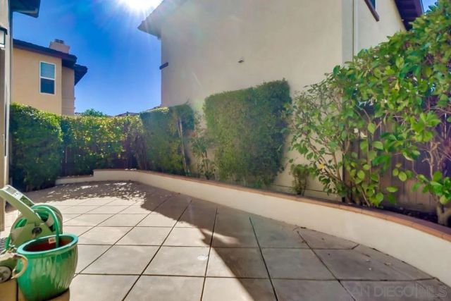 17020 New Rochelle Way, San Diego, CA 92127