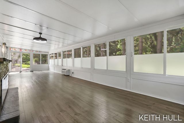 1328 Maplerow Avenue Nw, City Of Walker, MI 49534
