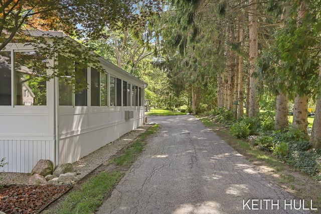 1328 Maplerow Avenue Nw, City Of Walker, MI 49534
