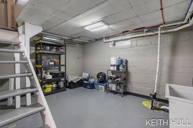 1328 Maplerow Avenue Nw, City Of Walker, MI 49534