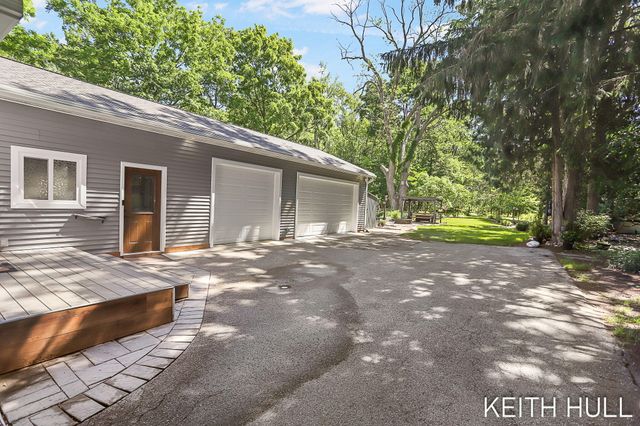 1328 Maplerow Avenue Nw, City Of Walker, MI 49534