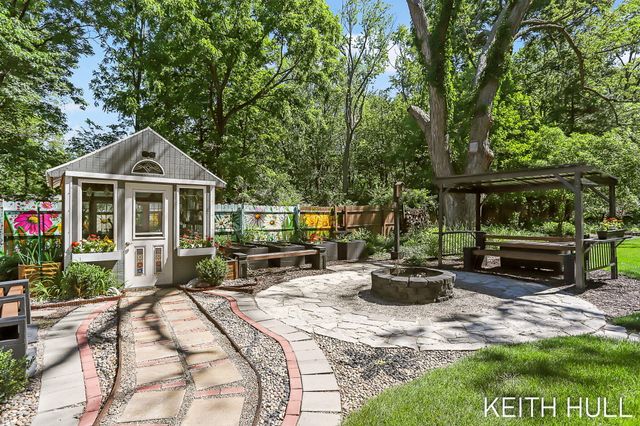 1328 Maplerow Avenue Nw, City Of Walker, MI 49534