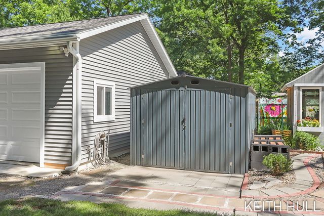1328 Maplerow Avenue Nw, City Of Walker, MI 49534