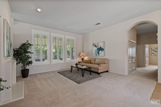 10716 Rising Sun Drive, Bakersfield, CA 93312