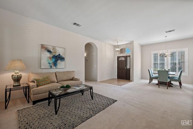 10716 Rising Sun Drive, Bakersfield, CA 93312