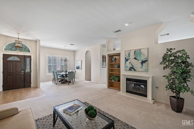 10716 Rising Sun Drive, Bakersfield, CA 93312