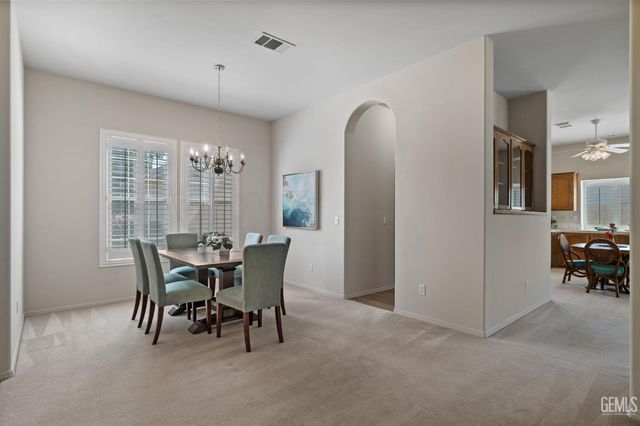 10716 Rising Sun Drive, Bakersfield, CA 93312