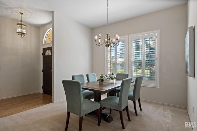 10716 Rising Sun Drive, Bakersfield, CA 93312