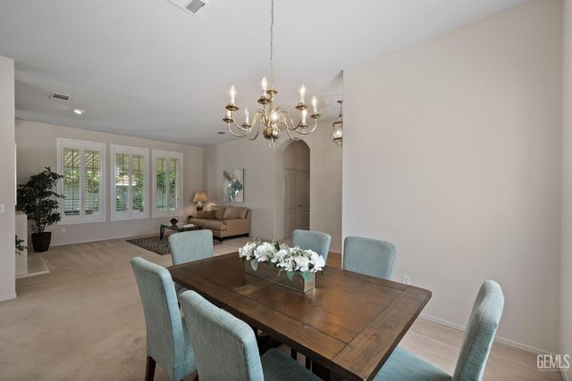 10716 Rising Sun Drive, Bakersfield, CA 93312