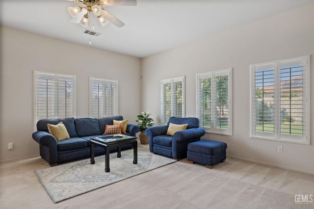 10716 Rising Sun Drive, Bakersfield, CA 93312