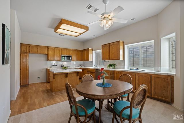 10716 Rising Sun Drive, Bakersfield, CA 93312