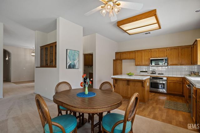 10716 Rising Sun Drive, Bakersfield, CA 93312