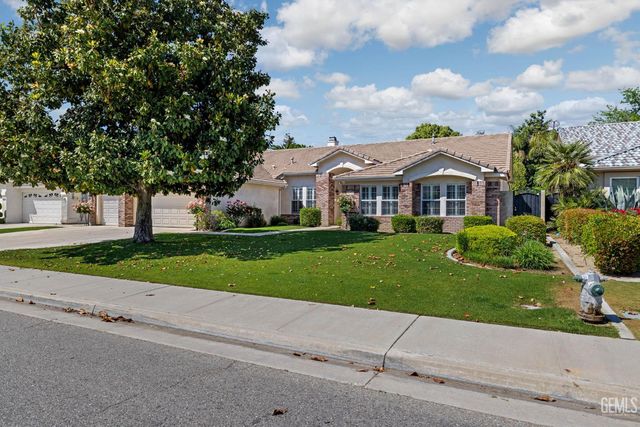 10716 Rising Sun Drive, Bakersfield, CA 93312