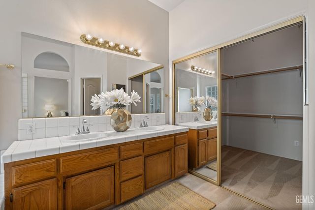 10716 Rising Sun Drive, Bakersfield, CA 93312