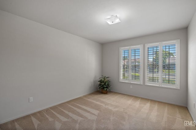 10716 Rising Sun Drive, Bakersfield, CA 93312