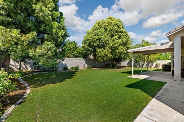 10716 Rising Sun Drive, Bakersfield, CA 93312