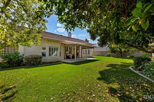 10716 Rising Sun Drive, Bakersfield, CA 93312