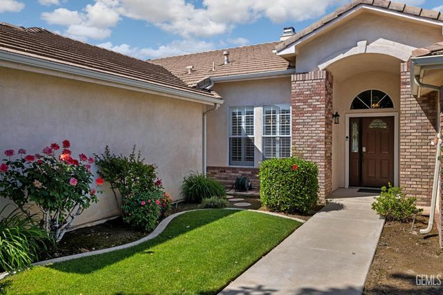 10716 Rising Sun Drive, Bakersfield, CA 93312