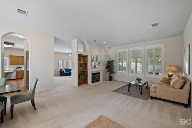 10716 Rising Sun Drive, Bakersfield, CA 93312