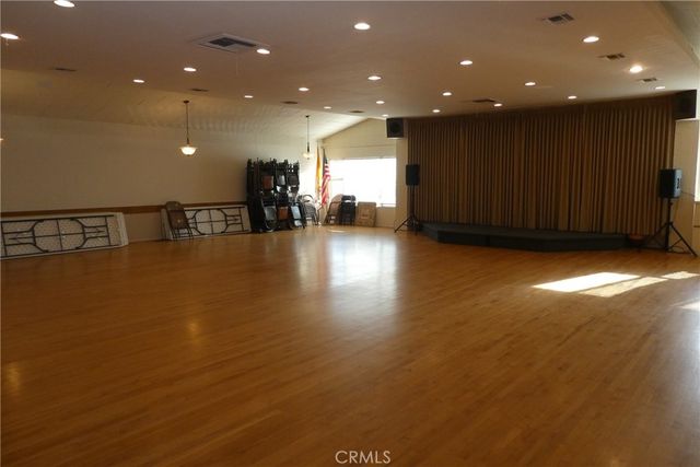 2657 Honolulu, Montrose, CA 91020