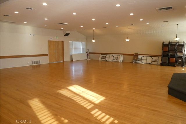 2657 Honolulu, Montrose, CA 91020