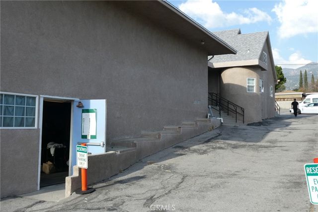 2657 Honolulu, Montrose, CA 91020