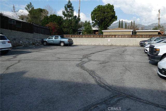 2657 Honolulu, Montrose, CA 91020