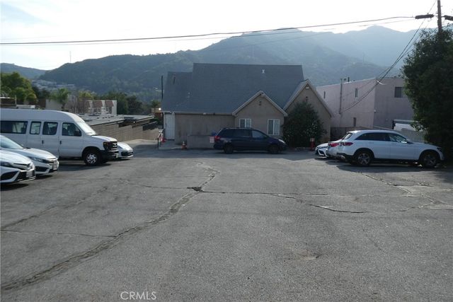 2657 Honolulu, Montrose, CA 91020