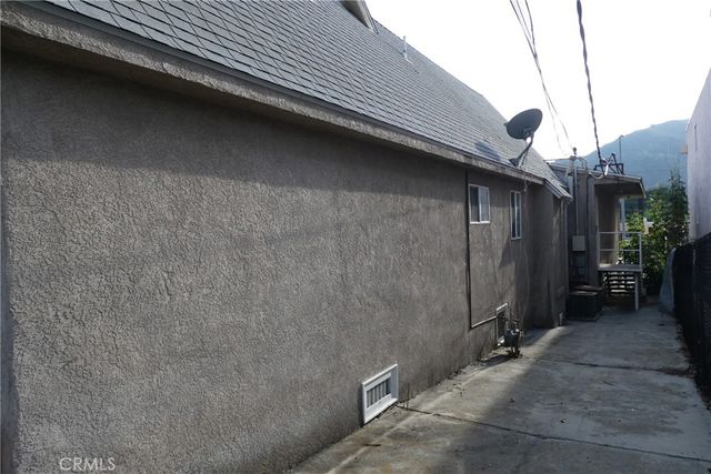 2657 Honolulu, Montrose, CA 91020