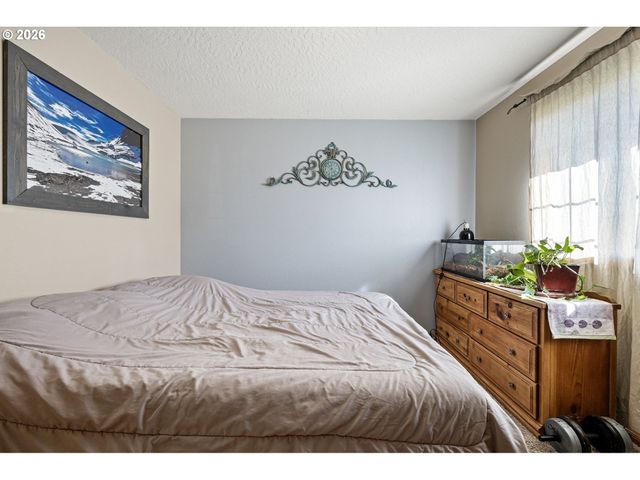 573 CRESWOOD Dr, Creswell, OR 97426