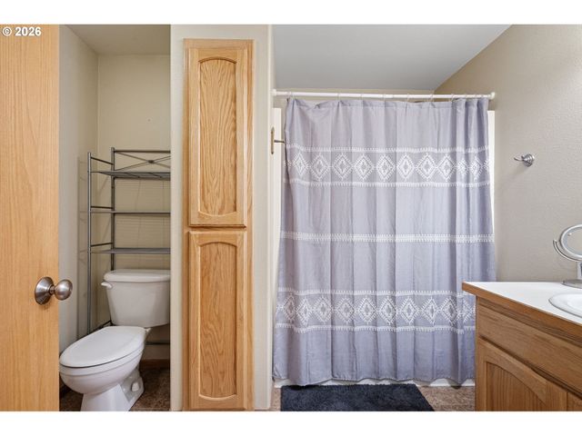 573 CRESWOOD Dr, Creswell, OR 97426