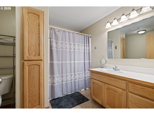 573 CRESWOOD Dr, Creswell, OR 97426