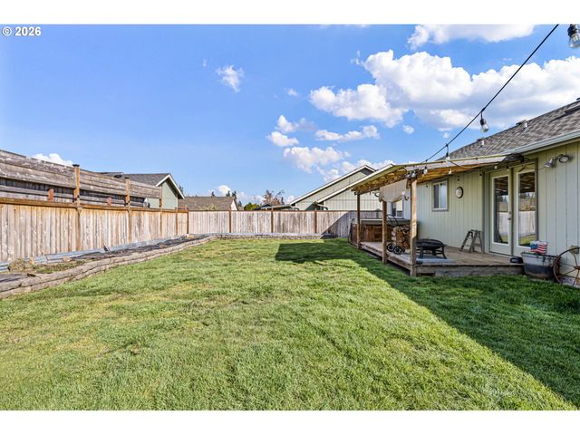 573 CRESWOOD Dr, Creswell, OR 97426