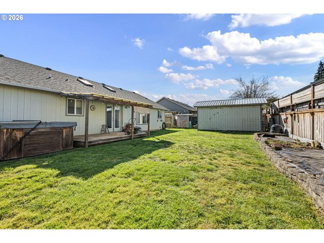 573 CRESWOOD Dr, Creswell, OR 97426